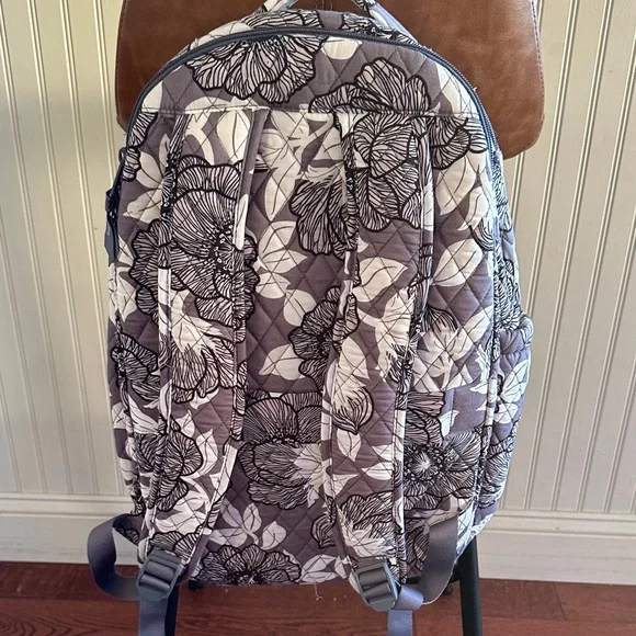 Vera Bradley Essential Backpack Moon Shadow Meadow Pattern NWOT - Picture 2 of 9